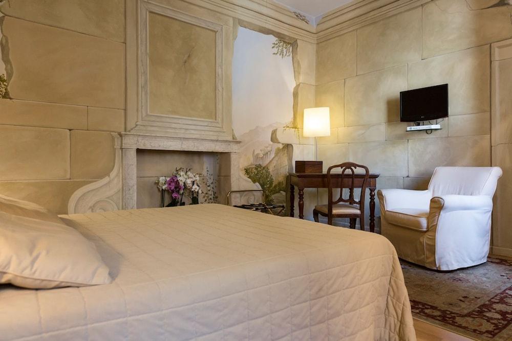 Hotel Alla Corte Degli Angeli 4*